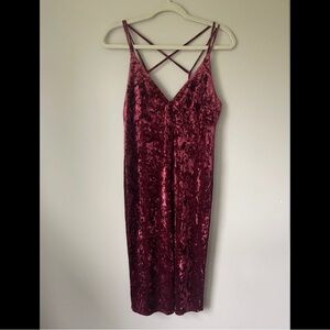 Forever 21 Women’s M Burgundy Velvet Slip Dress